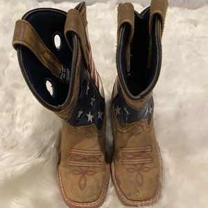 Little girl’s cowgirl boots